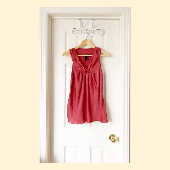 🌟Sleeveless blouse🌟 - Picture 3 of 6